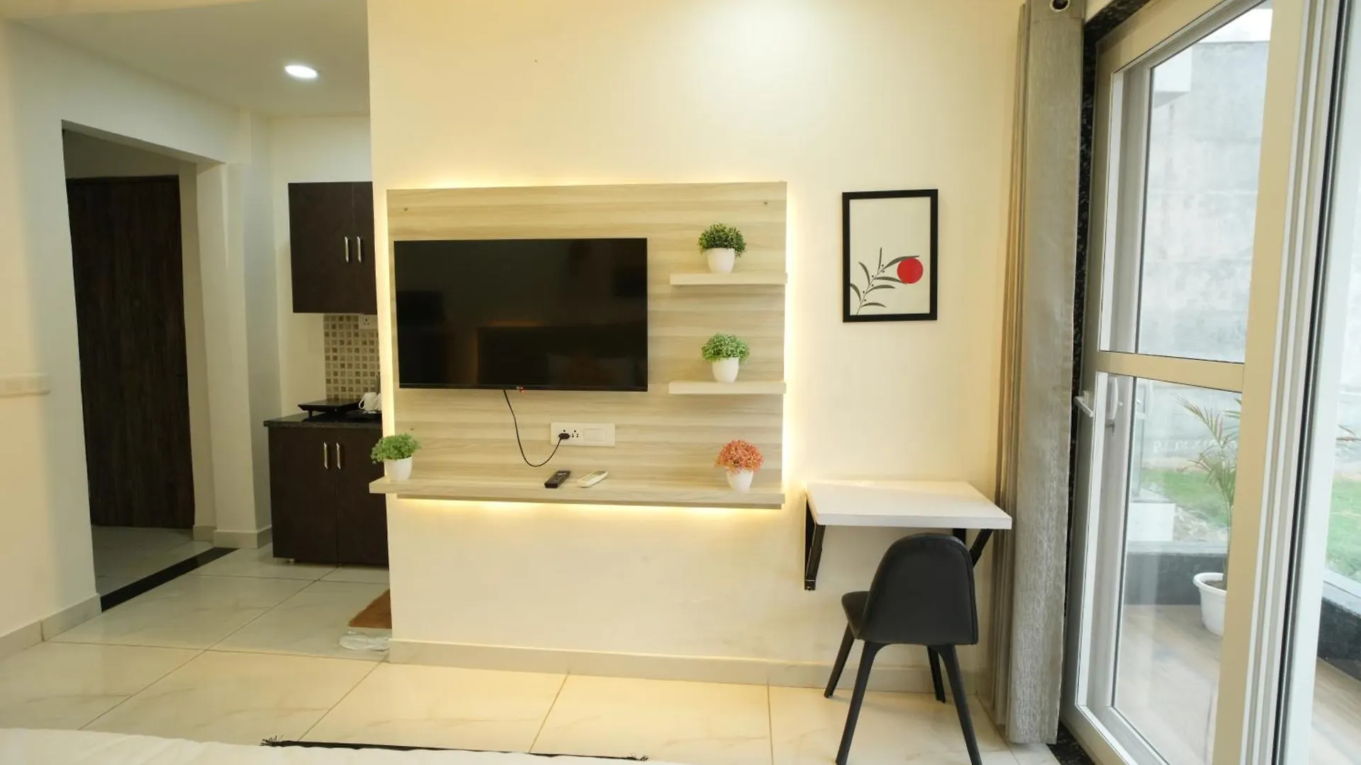The Empire Corporate Studio Hotel Sector 43 ,Golf Course Road , One Horizon Center Gurgaon 3*,