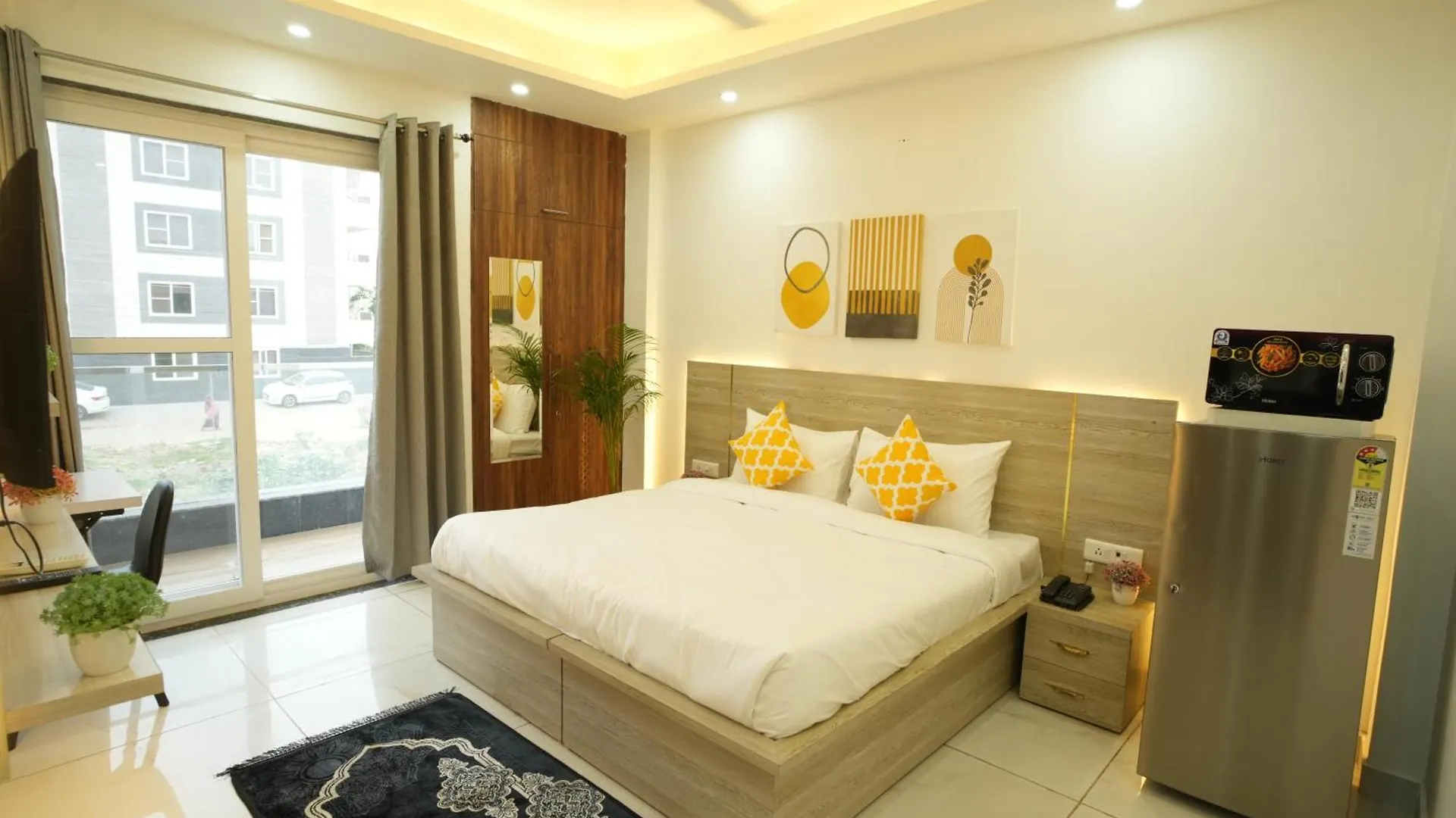 ***  The Empire Corporate Studio Hotel Sector 43 ,Golf Course Road , One Horizon Center Gurgaon Hindistan