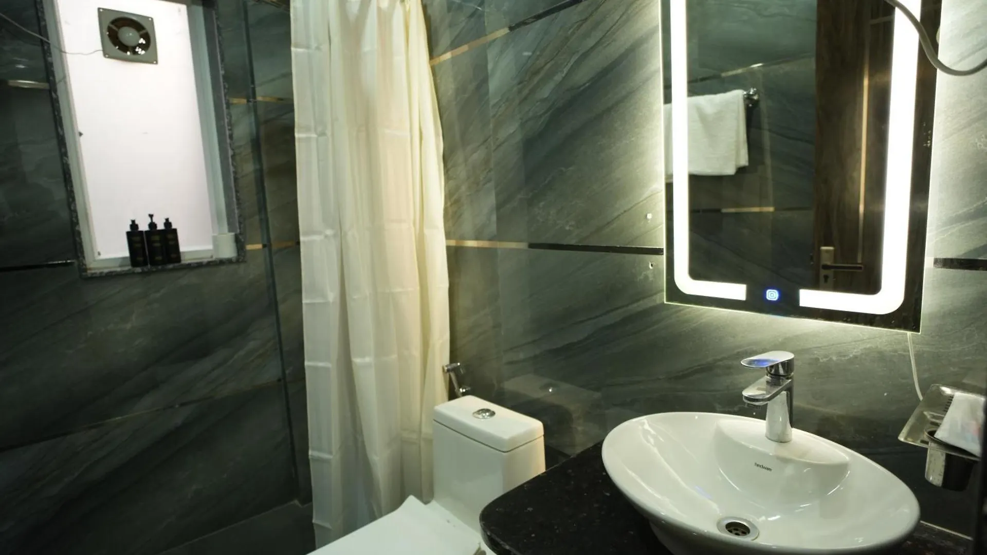 The Empire Corporate Studio Hotel Sector 43 ,Golf Course Road , One Horizon Center Gurgaon