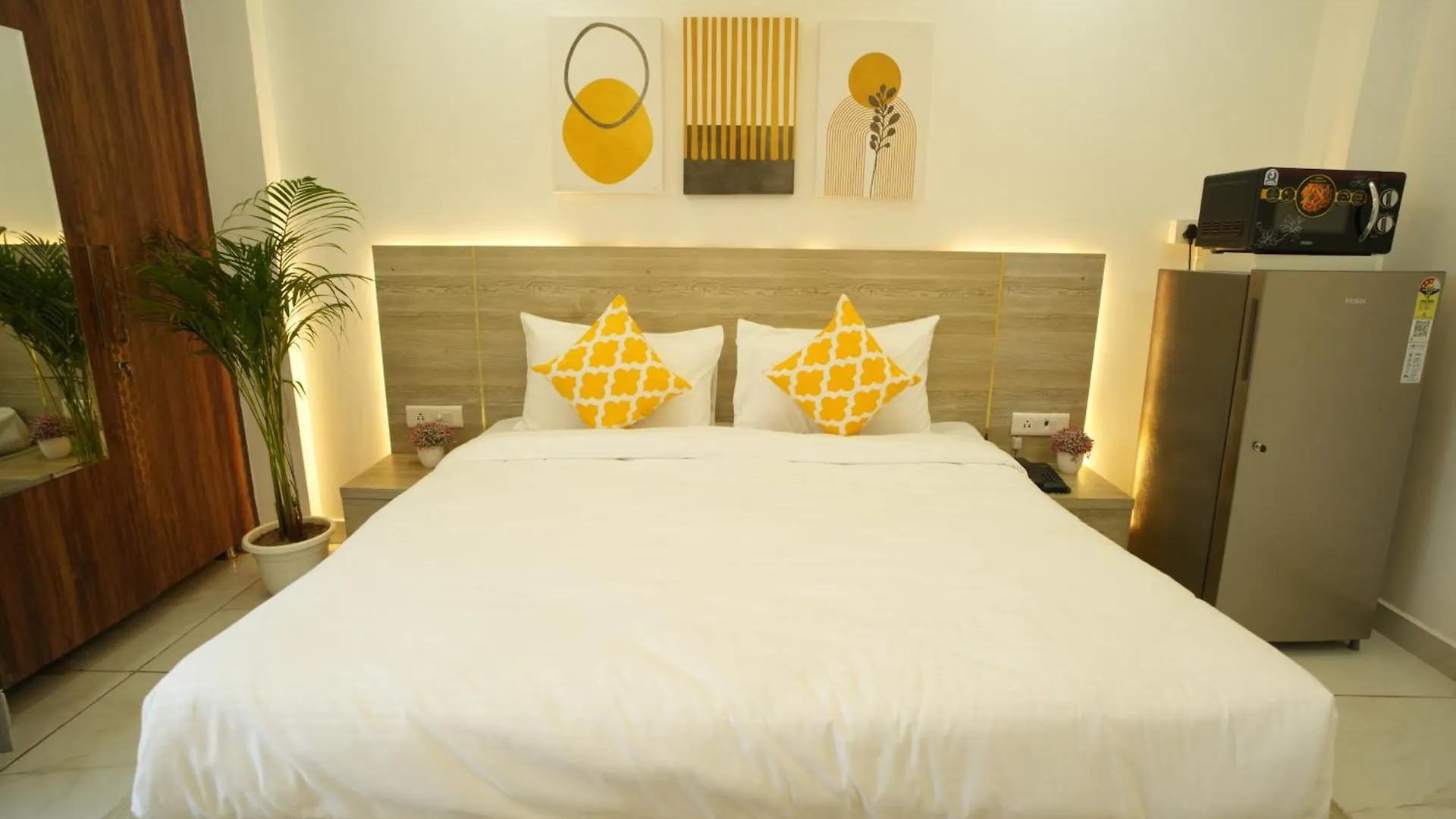 The Empire Corporate Studio Hotel Sector 43 ,Golf Course Road , One Horizon Center Gurgaon